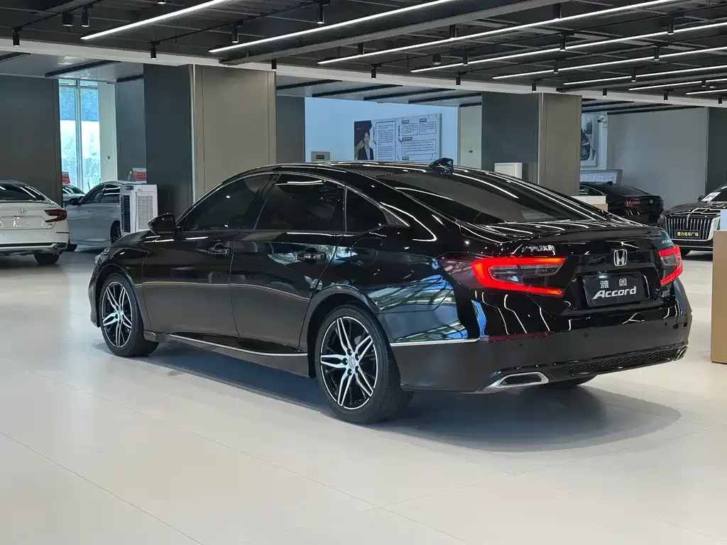 Honda Accord — фото 3