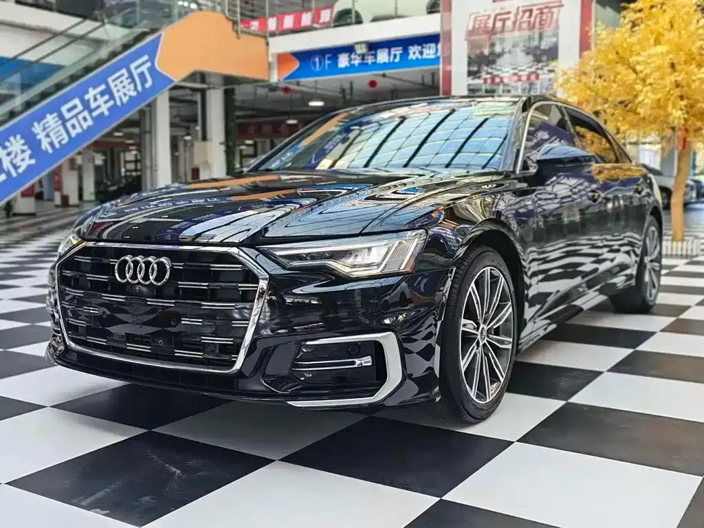 Audi A6L — фото 1