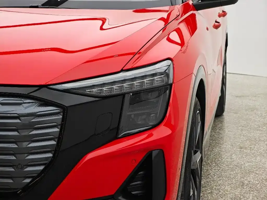 Audi Q5 e-tron — фото 3