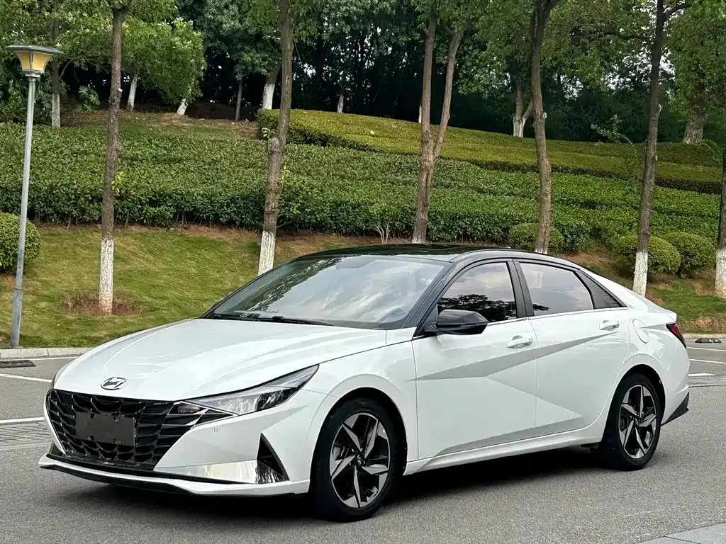 Hyundai Elantra — фото 7