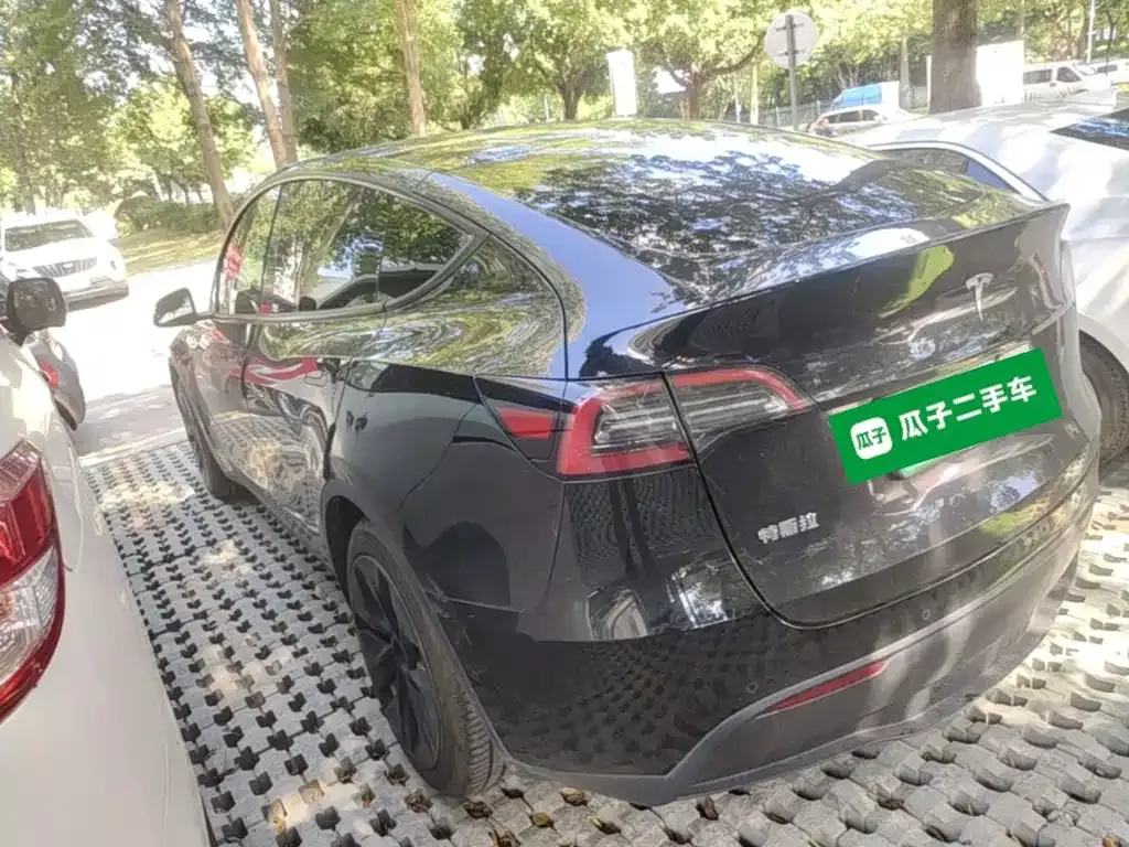 Tesla Model Y — фото 6