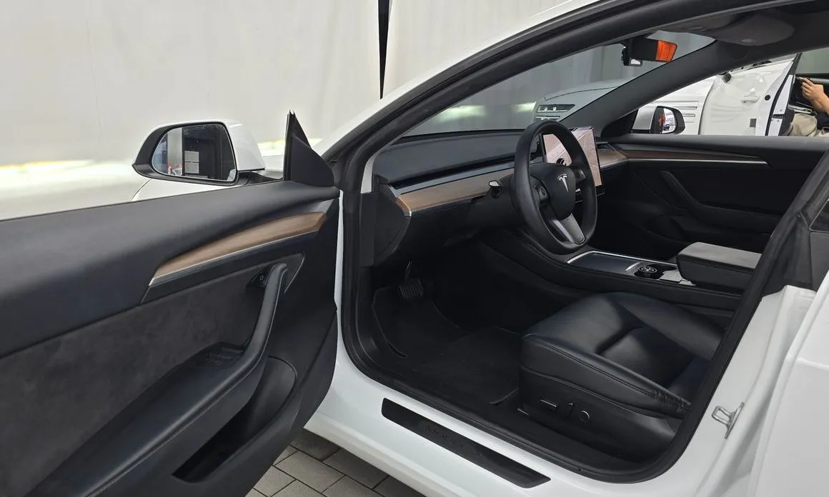Tesla Model 3 — фото 3