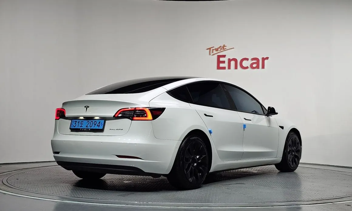 Tesla Model 3 — фото 4