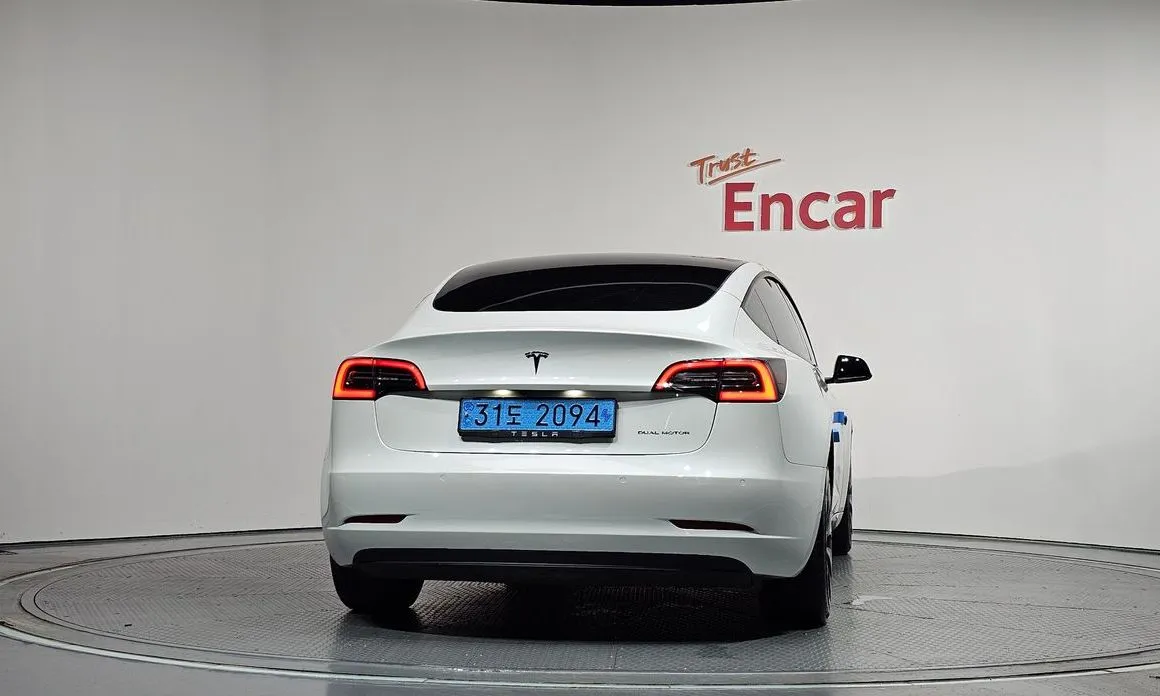 Tesla Model 3 — фото 2