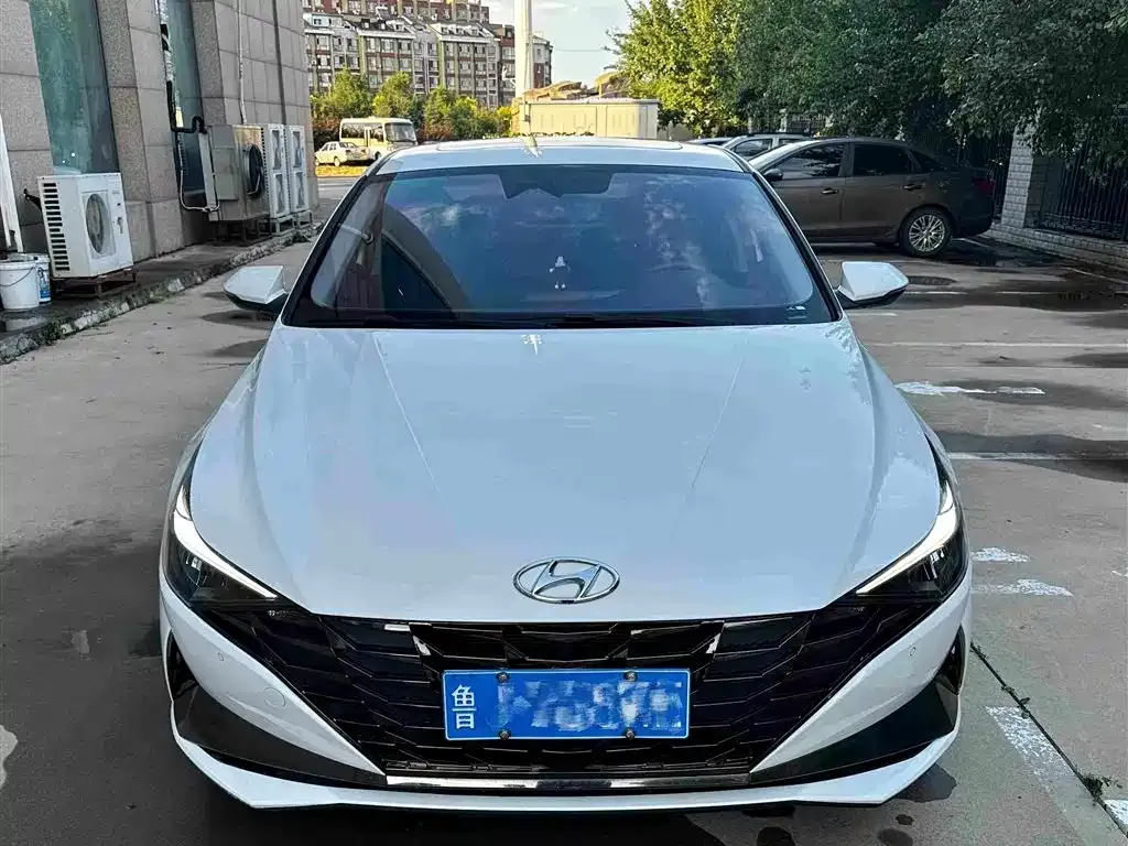 Hyundai Elantra — фото 7