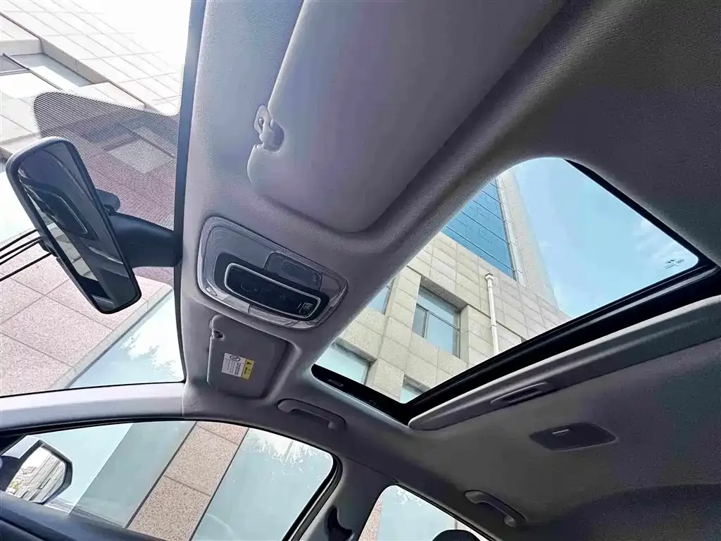 Hyundai Elantra — фото 10