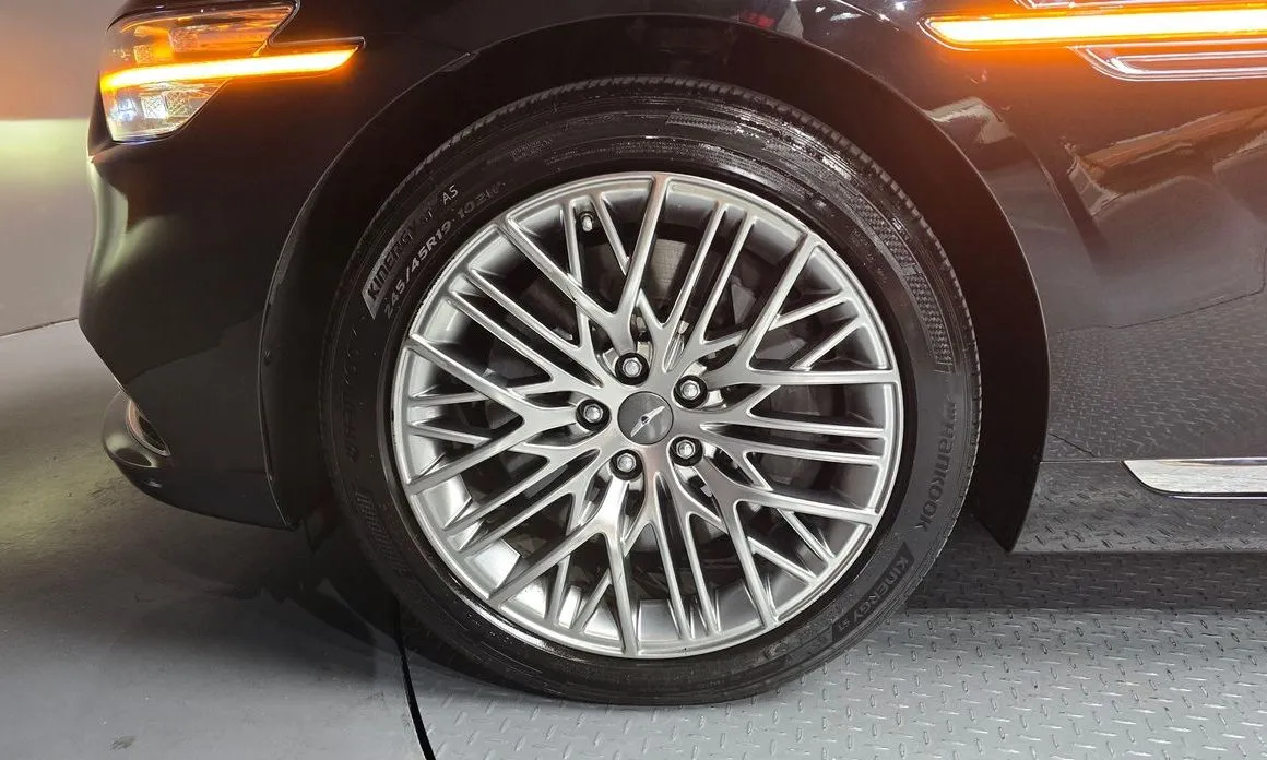 Genesis G90 — фото 10