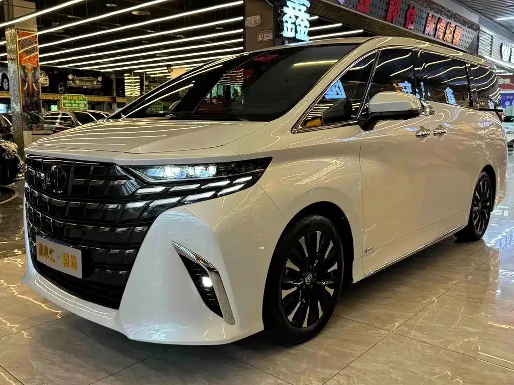Toyota Alphard — фото 3