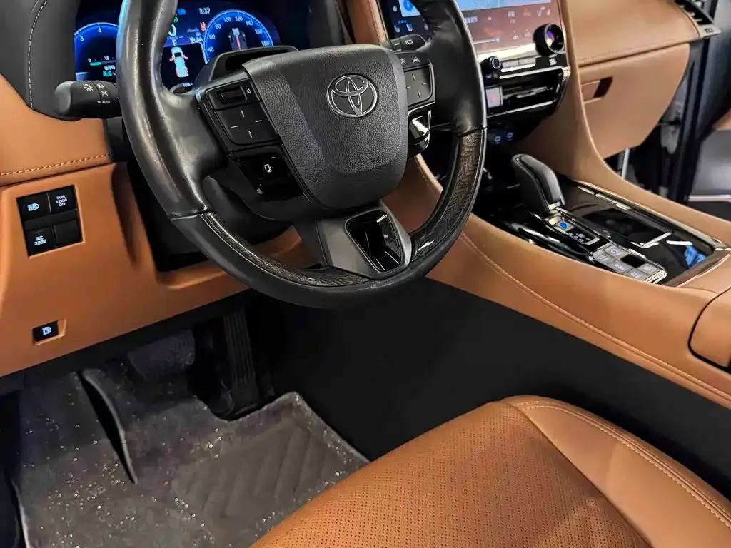 Toyota Alphard — фото 7