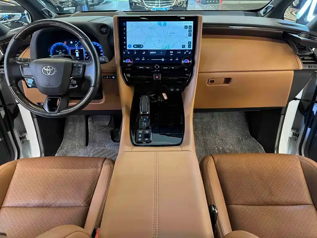 Toyota Alphard — фото 5