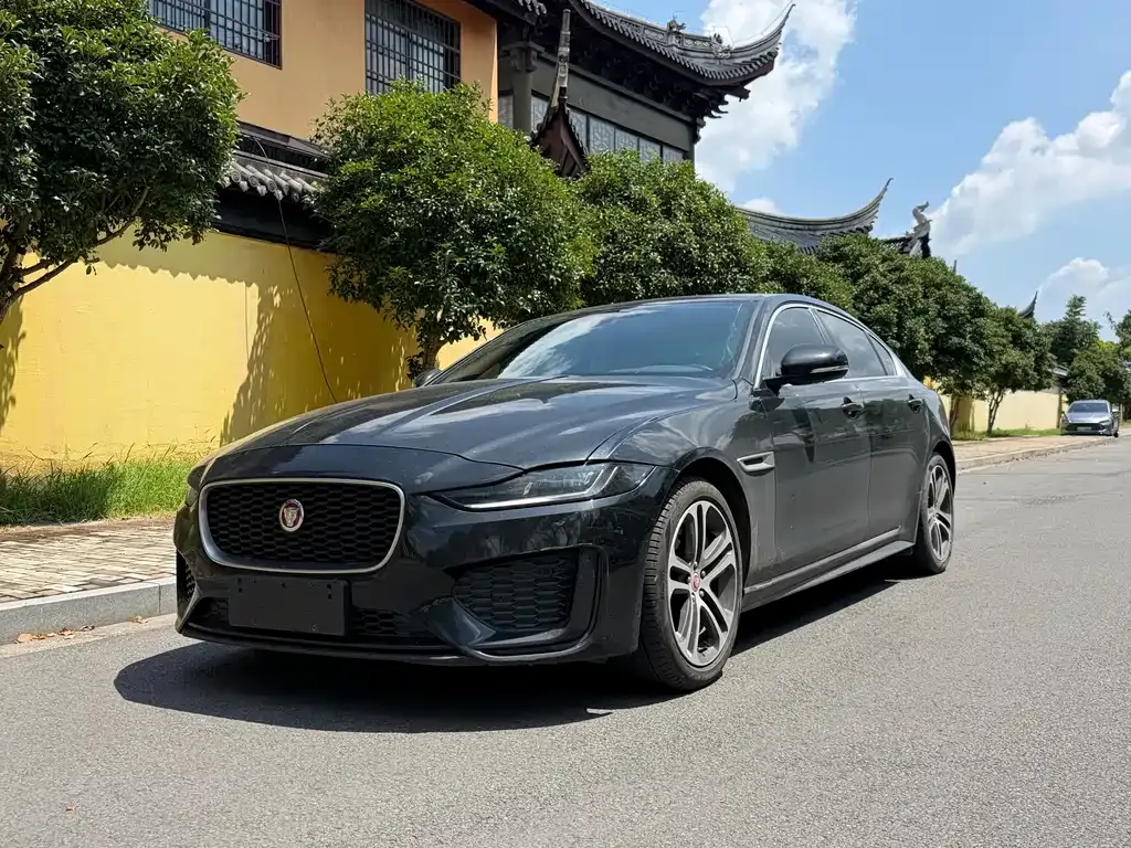 Jaguar XEL — фото 1