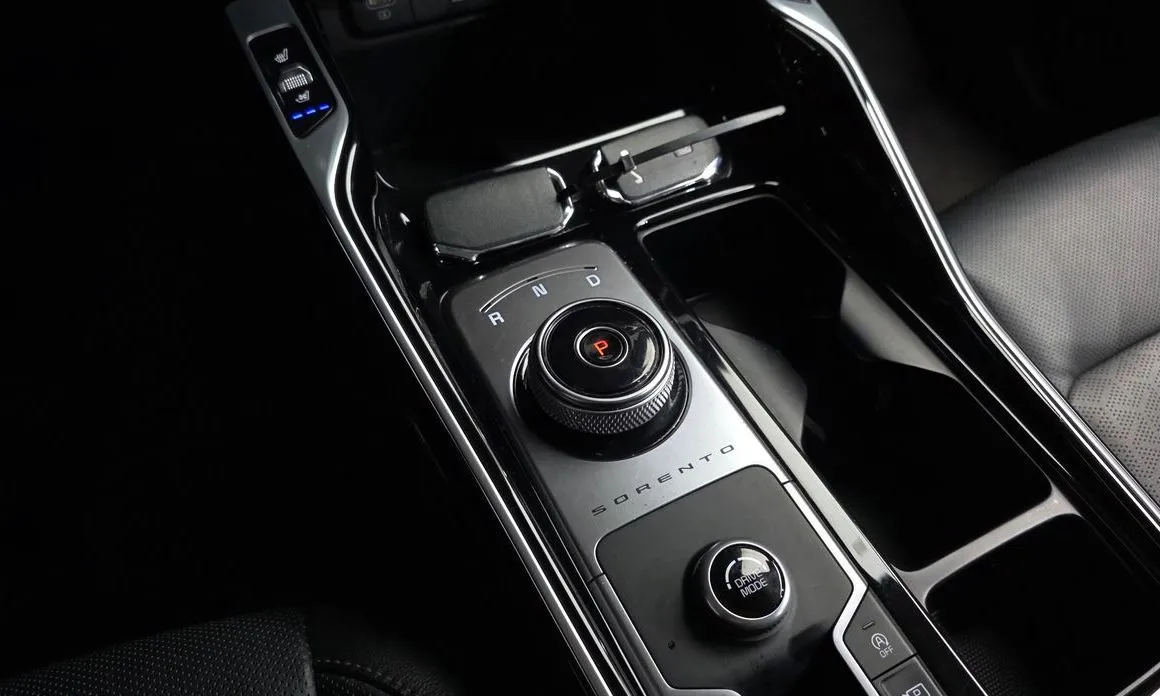 Kia Sorento — фото 5