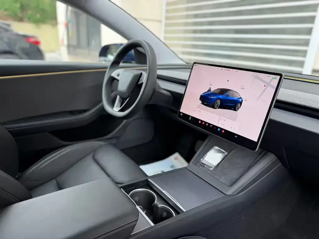 Tesla Model 3 — фото 2