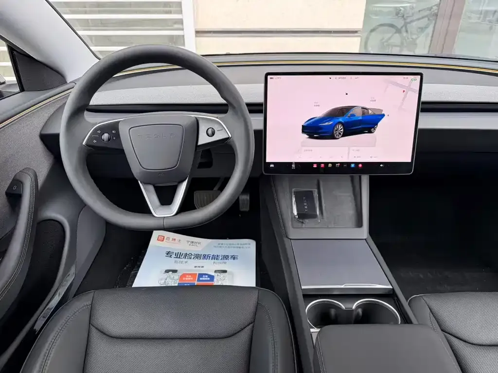 Tesla Model 3 — фото 9