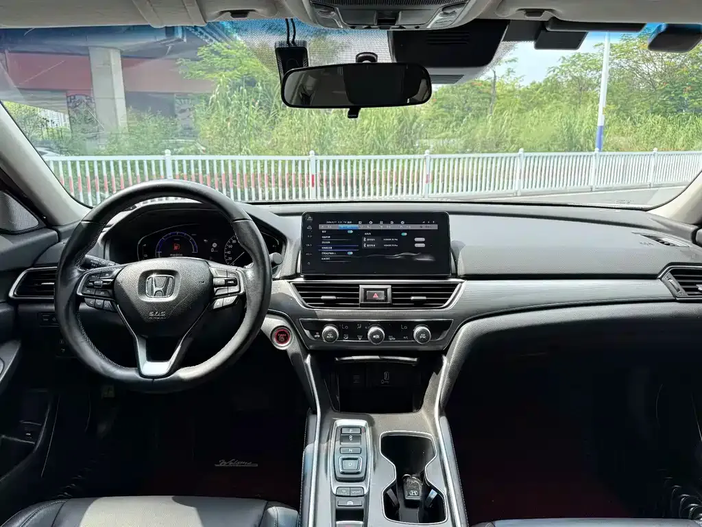 Honda Accord — фото 6