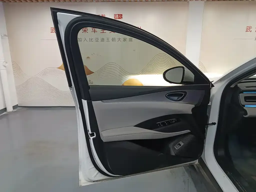 BYD Seal 06 DM-i Touring Edition — фото 9