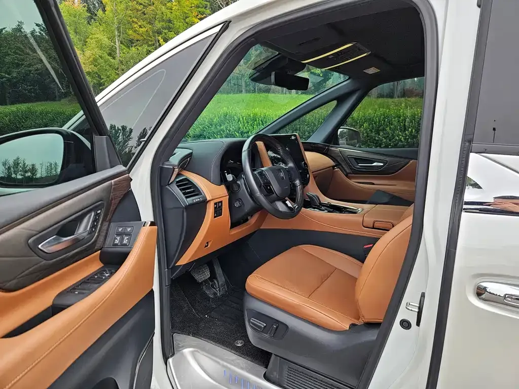 Toyota Vellfire — фото 4