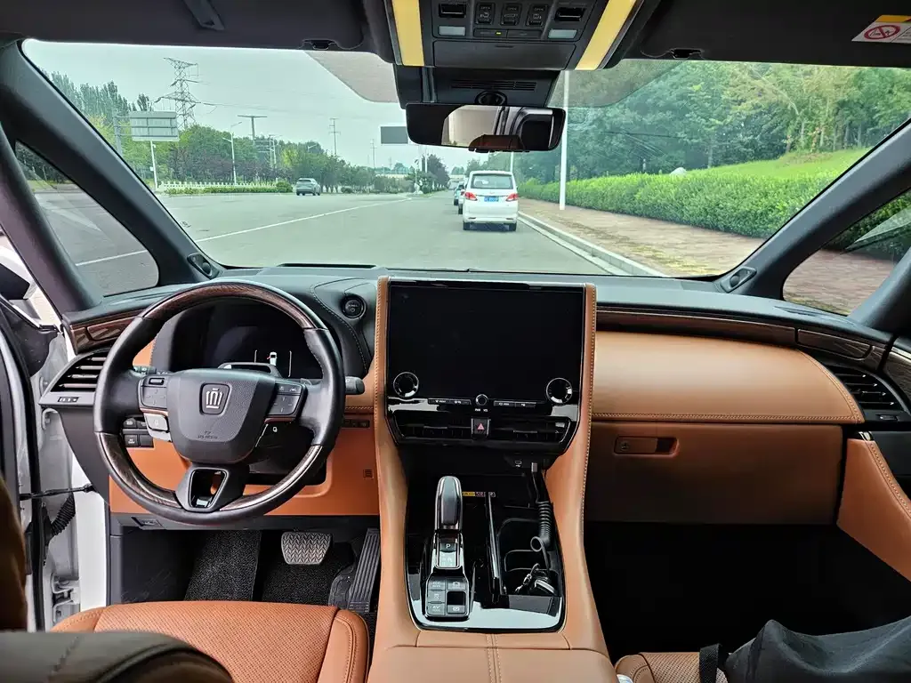 Toyota Vellfire — фото 8