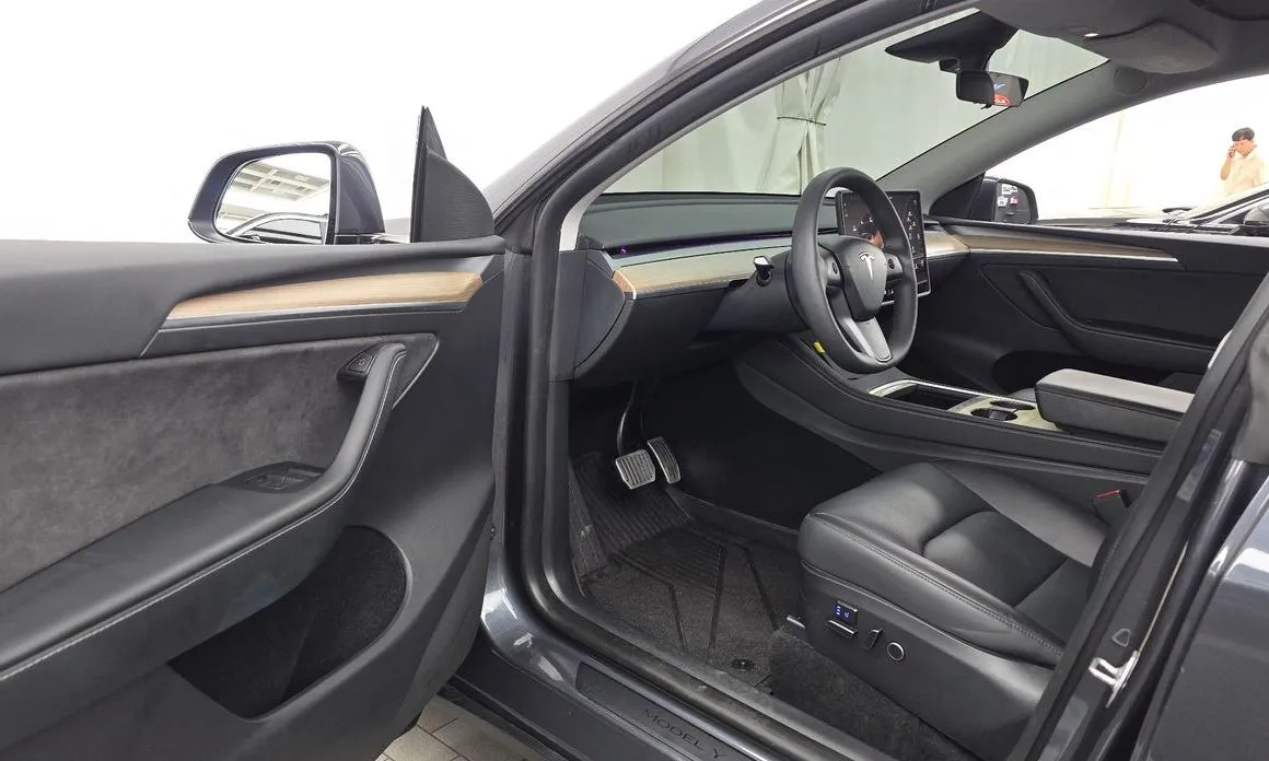 Tesla Model Y — фото 6
