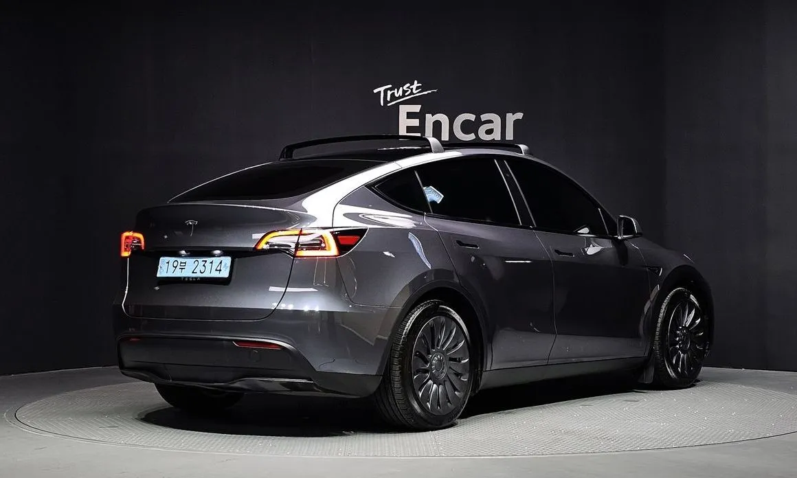 Tesla Model Y — фото 5