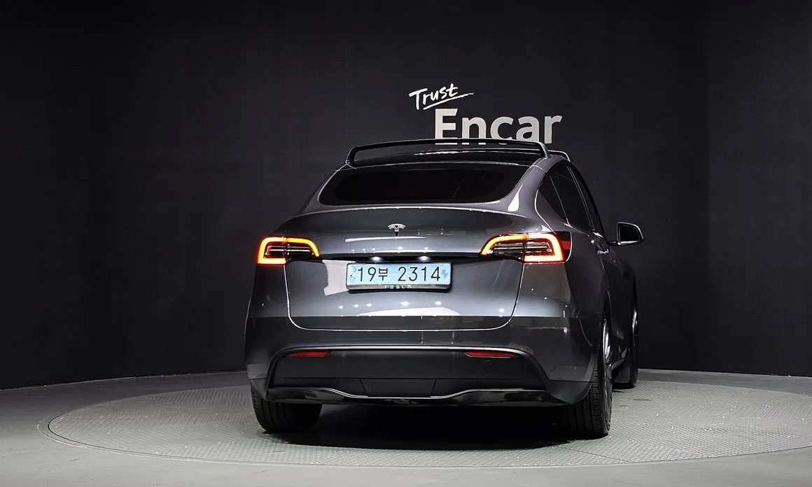 Tesla Model Y — фото 4