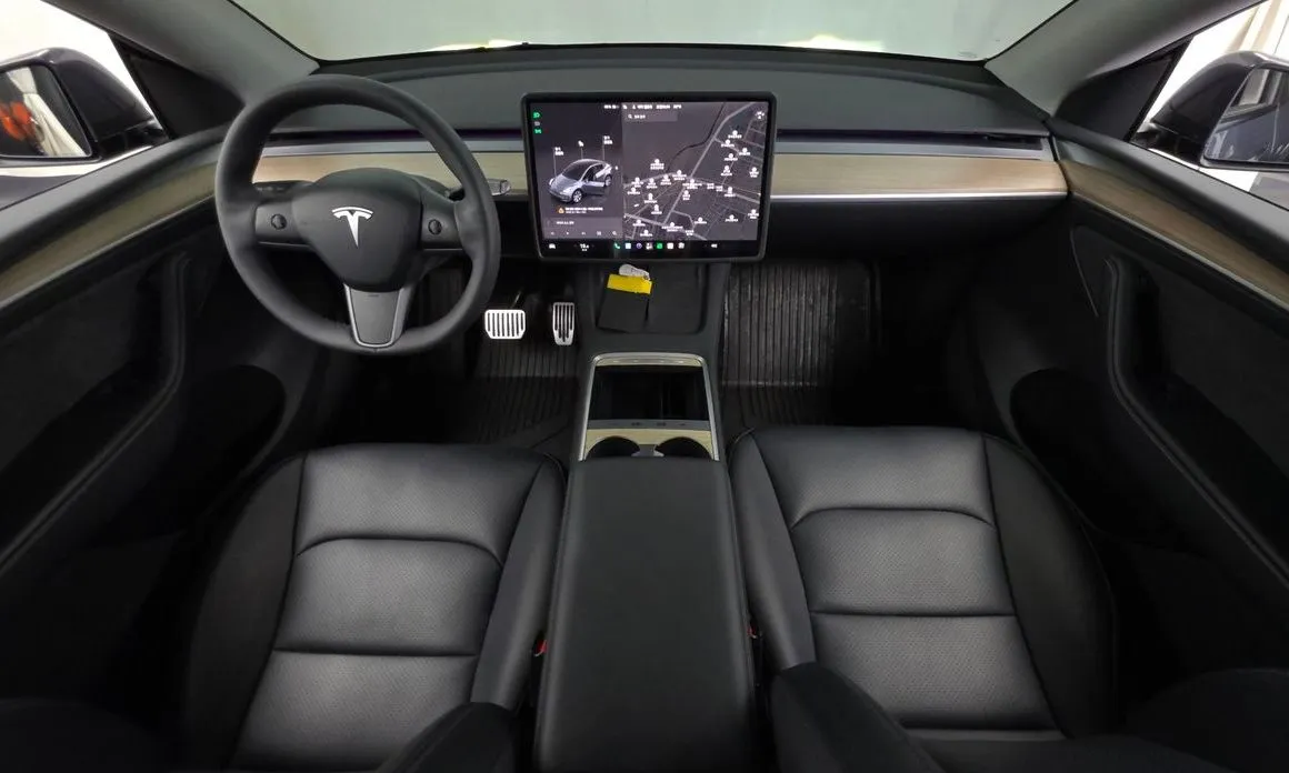 Tesla Model Y — фото 2
