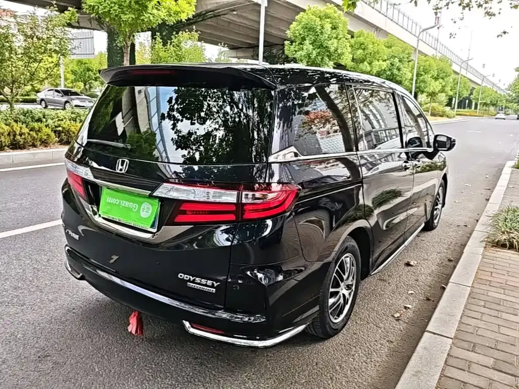 Honda Odyssey — фото 5