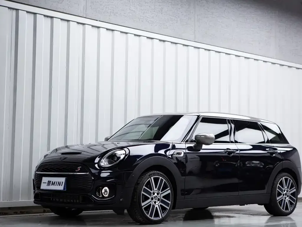 MINI Clubman — фото 1