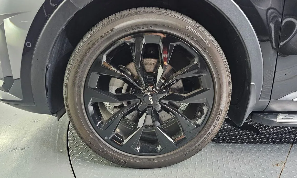 Kia Sorento — фото 7