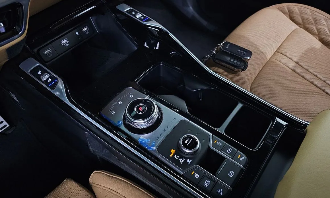 Kia Sorento — фото 8
