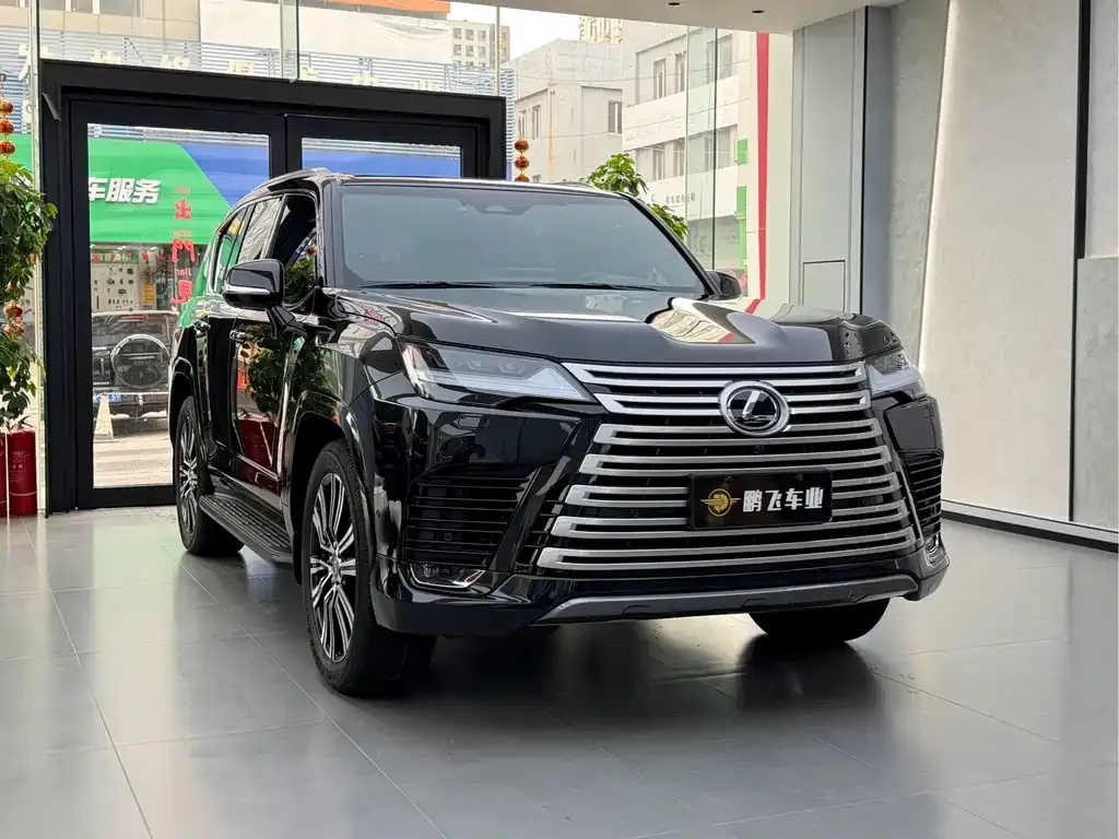 Lexus LX — фото 8