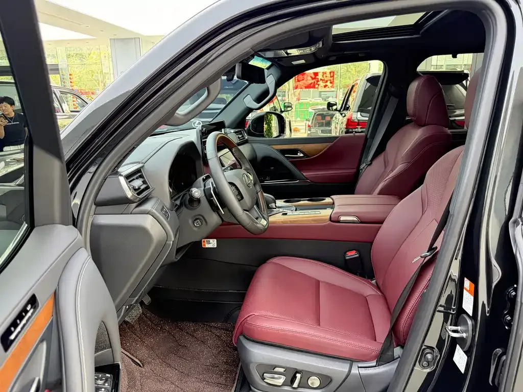 Lexus LX — фото 6