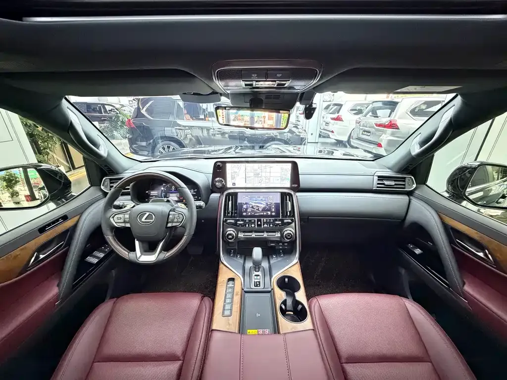 Lexus LX — фото 10