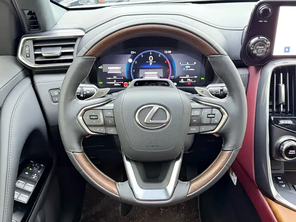 Lexus LX — фото 7