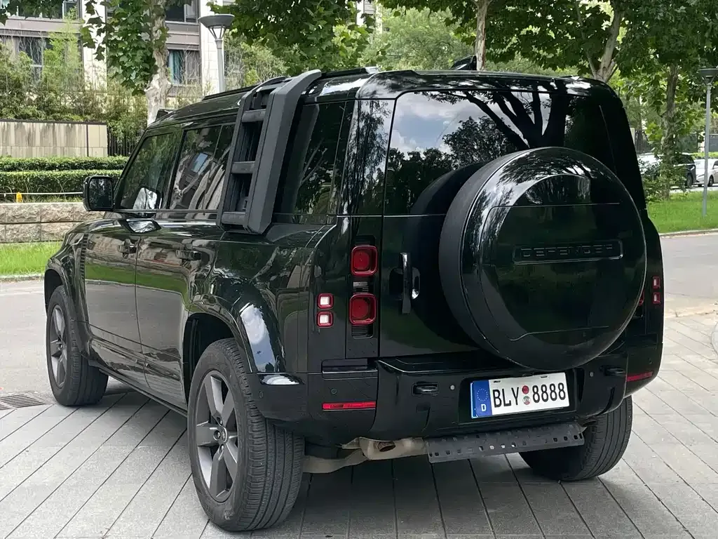 Land Rover Defender — фото 10