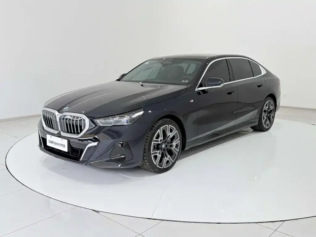 BMW 5 Series — фото 4