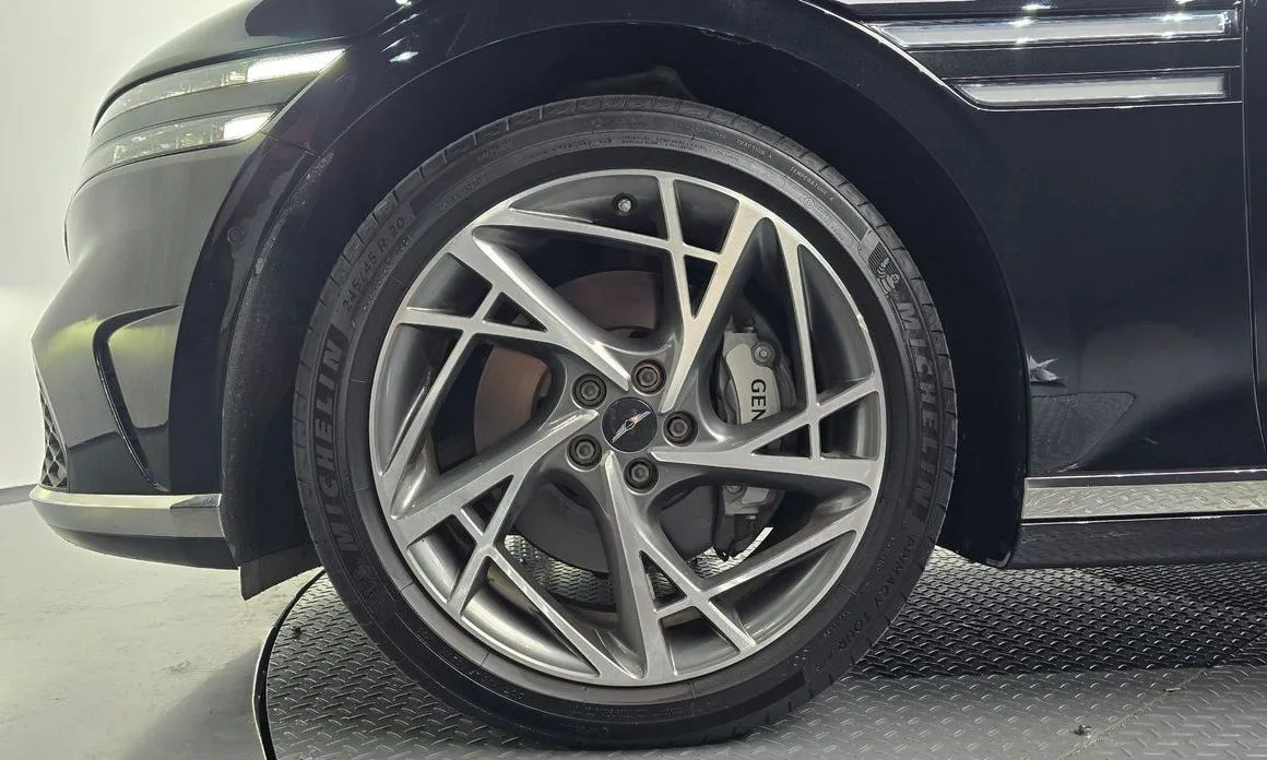 Genesis G90 — фото 10