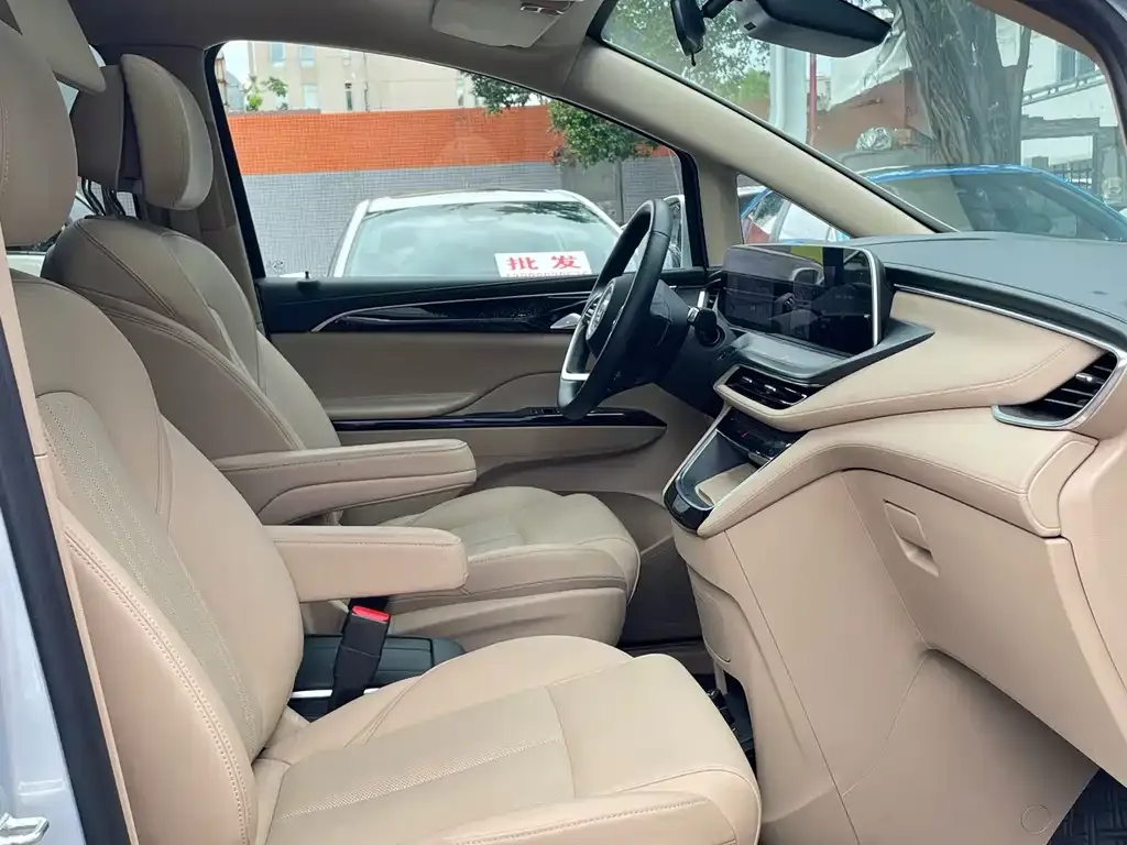 Buick GL8 Hybrid — фото 2
