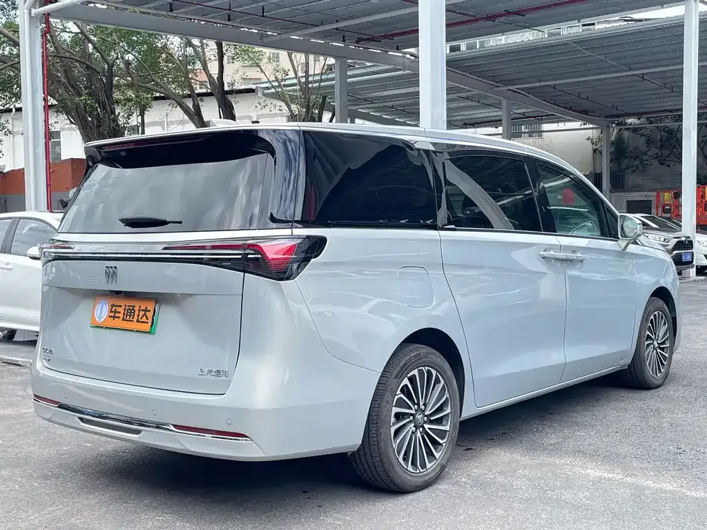 Buick GL8 Hybrid — фото 6