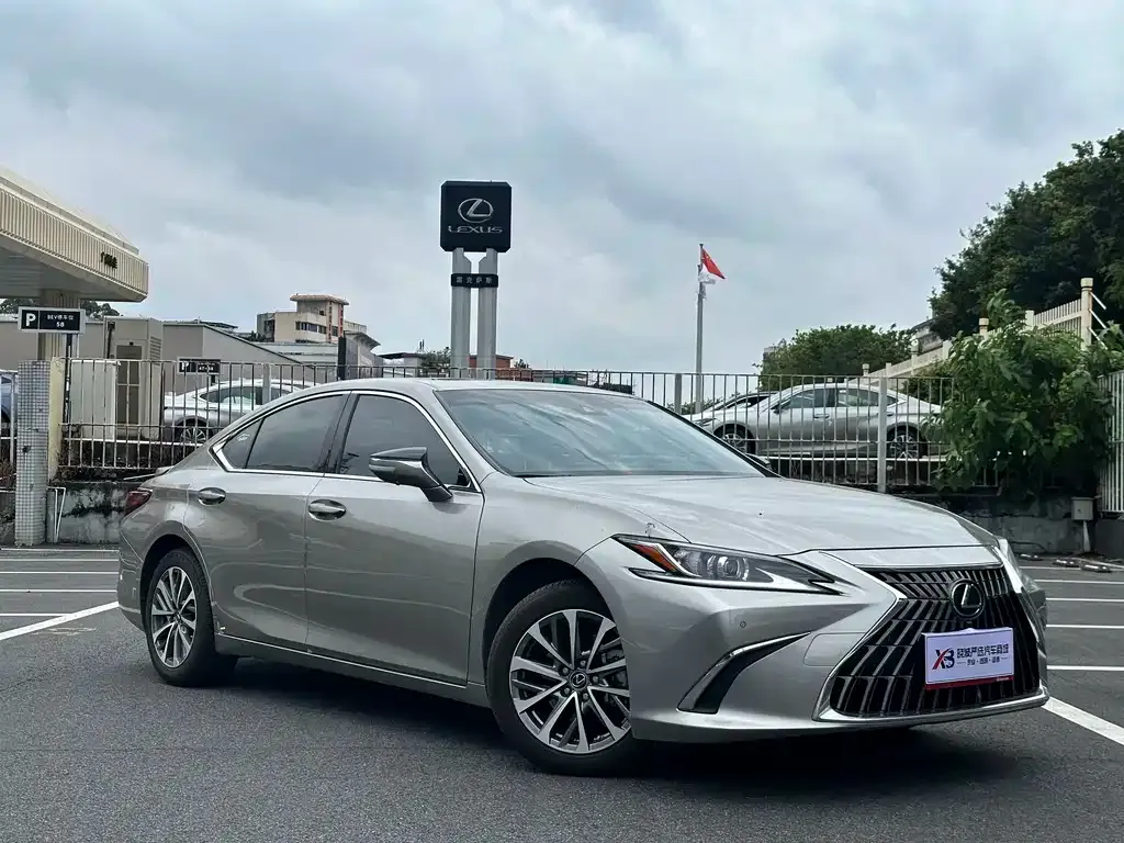 Lexus ES — фото 5