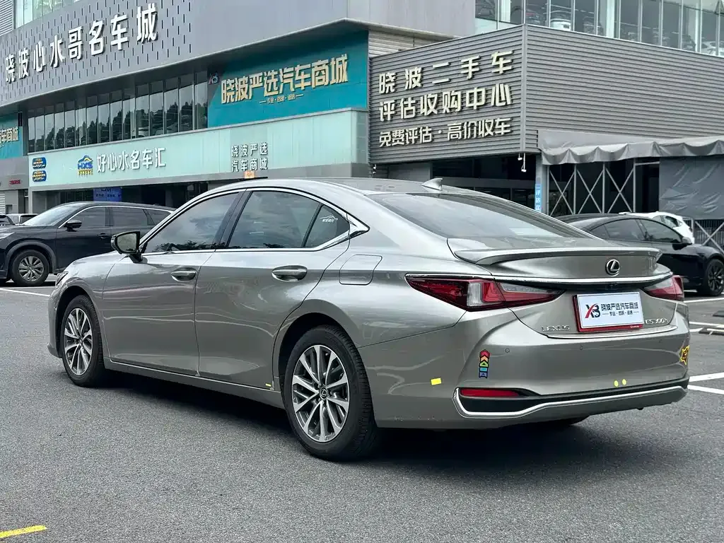 Lexus ES — фото 10