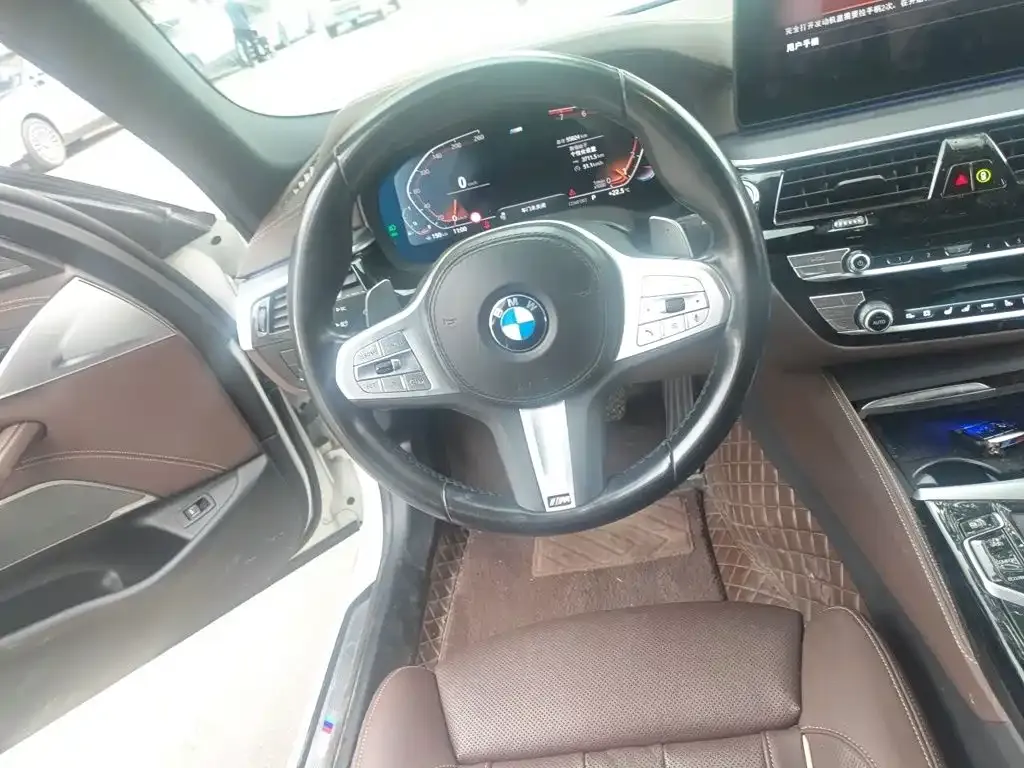 BMW 5 Series — фото 10
