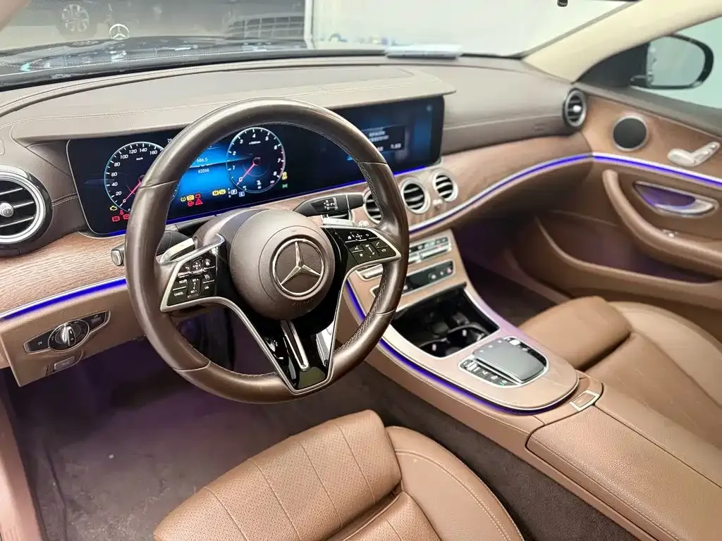 Mercedes-Benz E-Class — фото 5
