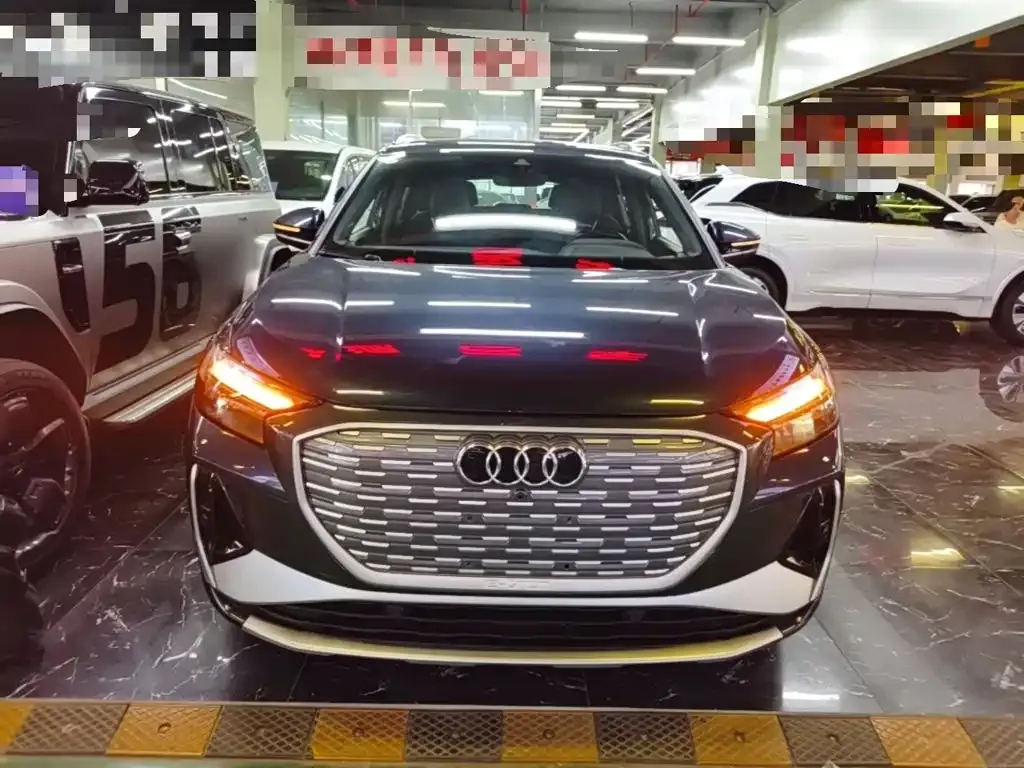 Audi Q4 e-tron — фото 8
