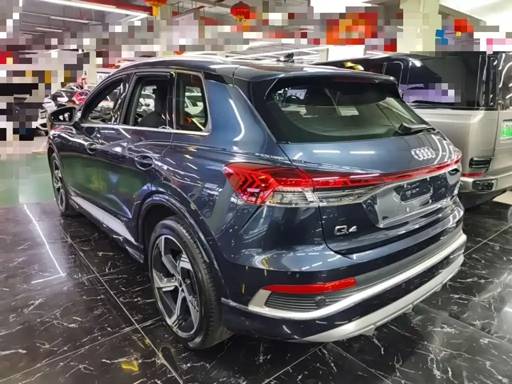 Audi Q4 e-tron — фото 6