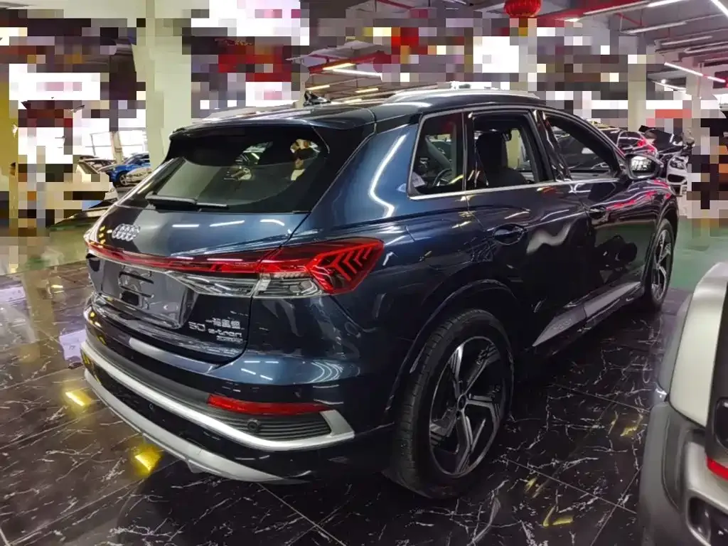 Audi Q4 e-tron — фото 10