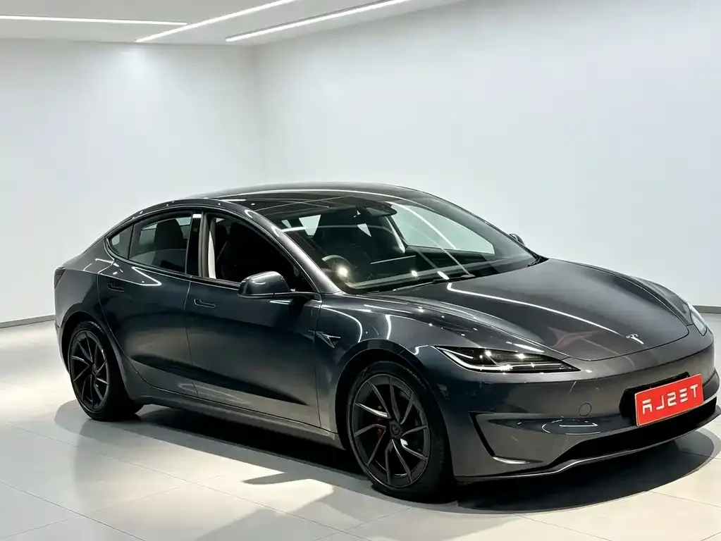 Tesla Model 3 — фото 6