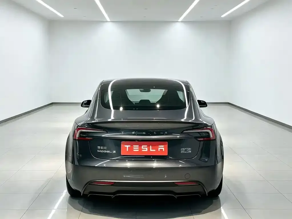 Tesla Model 3 — фото 2