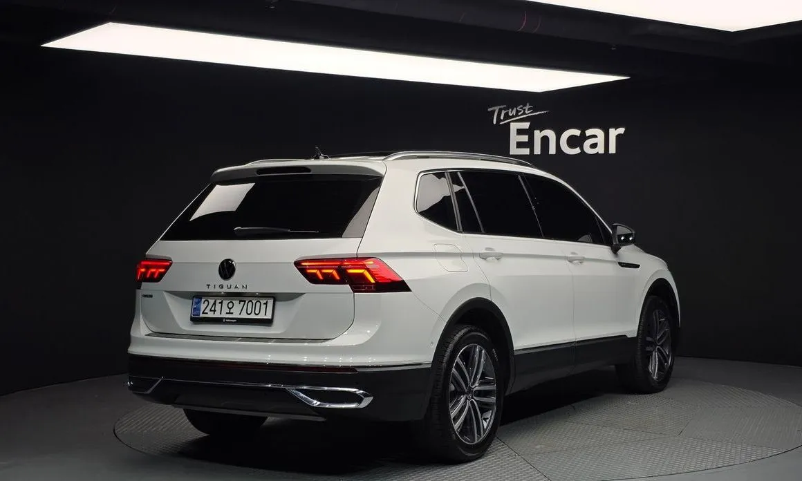 Volkswagen Tiguan — фото 8