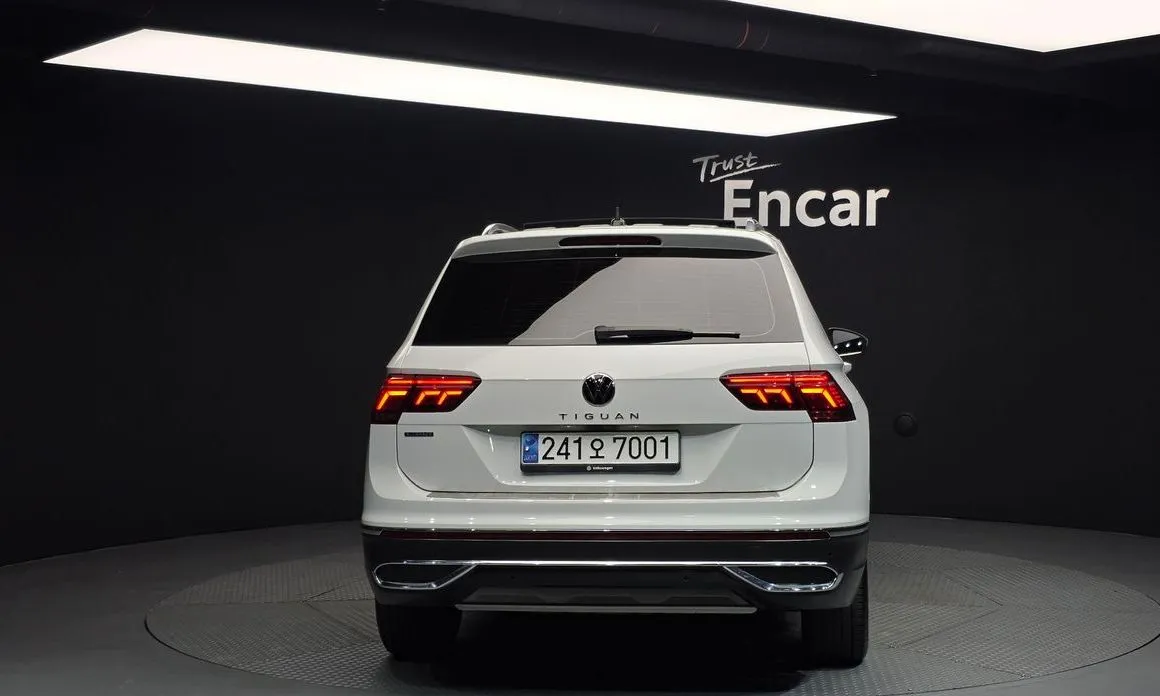 Volkswagen Tiguan — фото 7